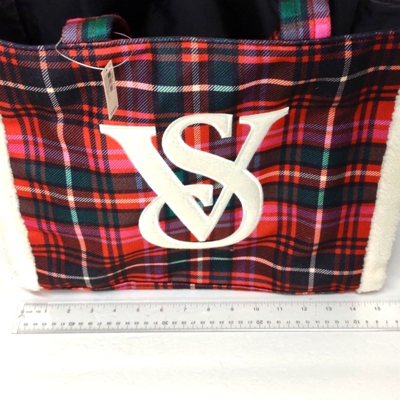 Plaid Victoria‘s Secret – Neuf – Motif écossais – Couverture Jeté